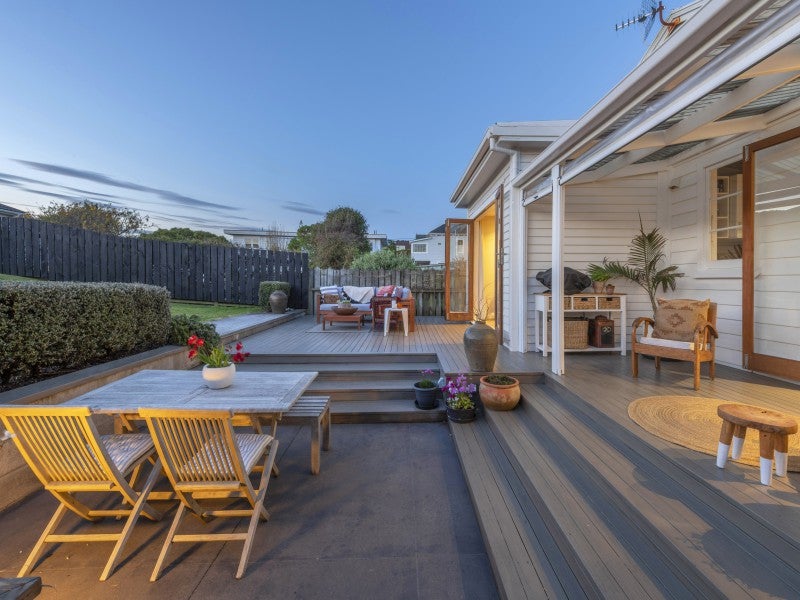 90 Tiber Street, Island Bay, Wellington - Carousel 1