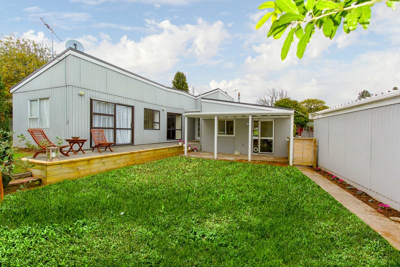 18 Magnolia Drive, Westown, New Plymouth - Carousel 20
