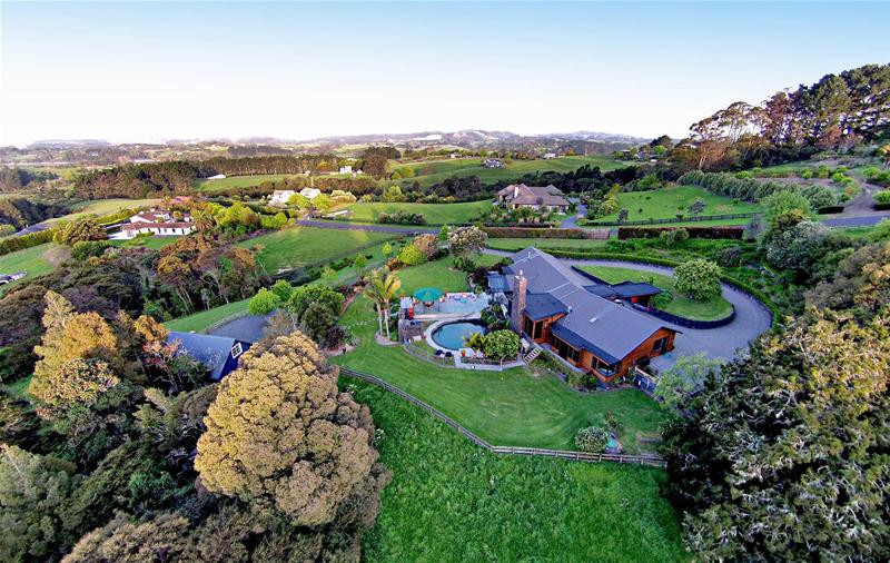 564 Whitford Road, Howick - Carousel 1