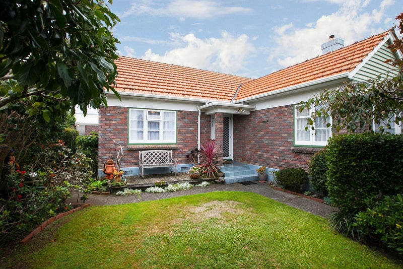 1 Cornwall Street, Brooklands, New Plymouth - Carousel 1
