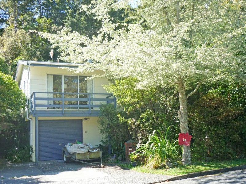 25 Fendalton Crescent, Pinehaven, Upper Hutt - Carousel 1