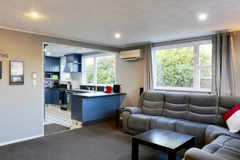 2/40A Brentwood Street, Trentham, Upper Hutt - Carousel 1