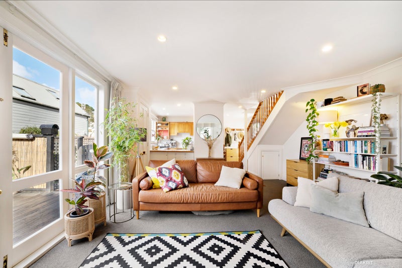 18B Saint Mary Street, Thorndon, Wellington - Carousel 1