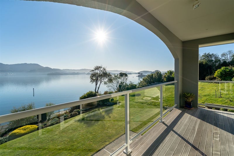 7 Camp Street, Broad Bay, Dunedin - Carousel 1