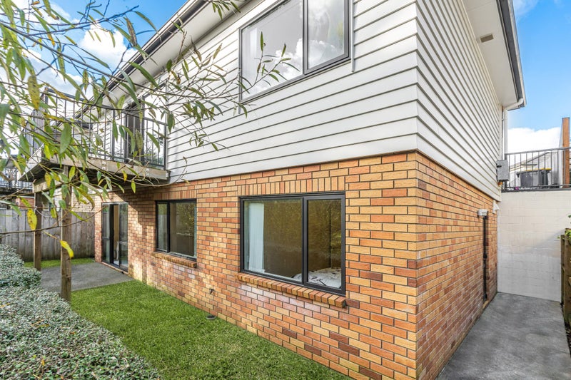 45 Springvale Drive, Fairview Heights, Auckland - Carousel 2