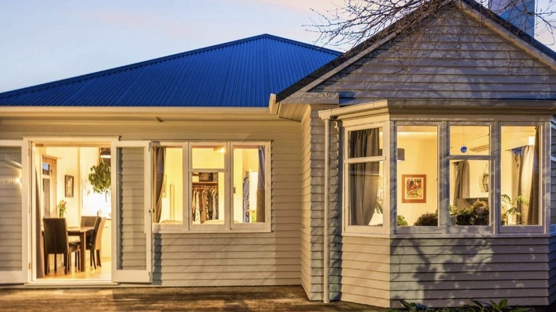 206 Point Chevalier Road, Point Chevalier, Auckland - Carousel 1