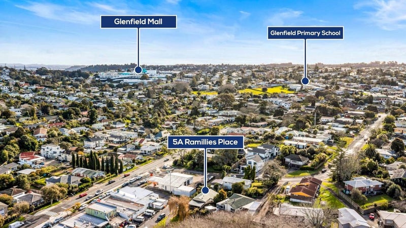 2/5 Ramillies Place, Glenfield, Auckland - Carousel 1