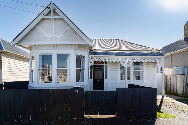 42 Douglas Street, Saint Kilda, Dunedin - Carousel 1