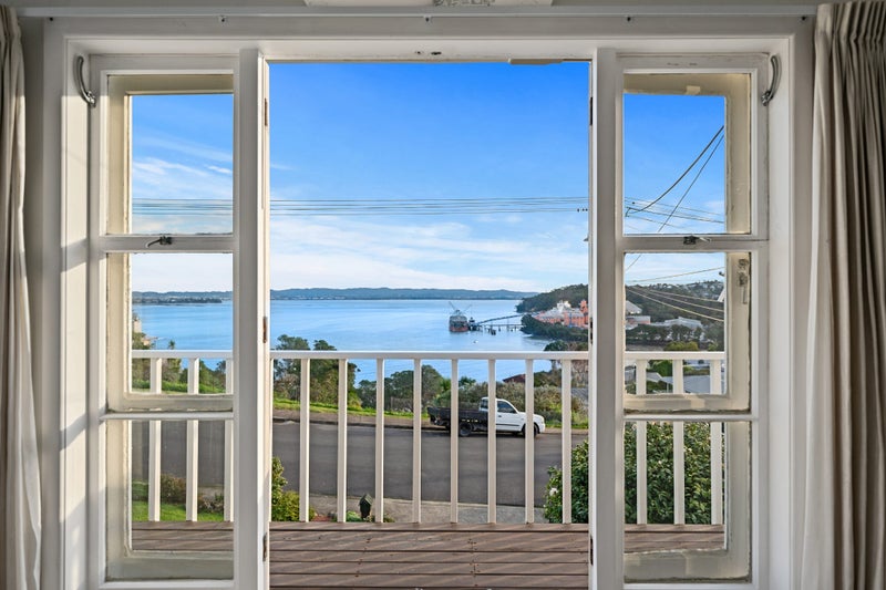 21 Tizard Road, Birkenhead, Auckland - Carousel 1