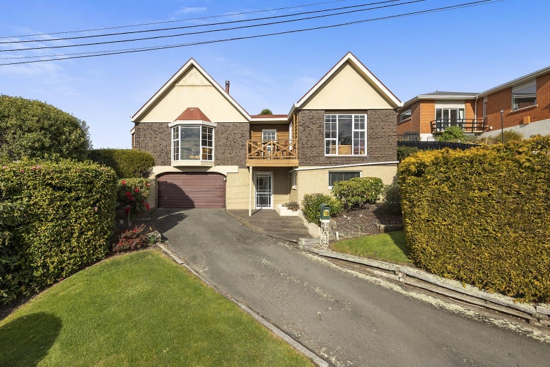 19 Earls Road, Saint Clair, Dunedin - Carousel 1