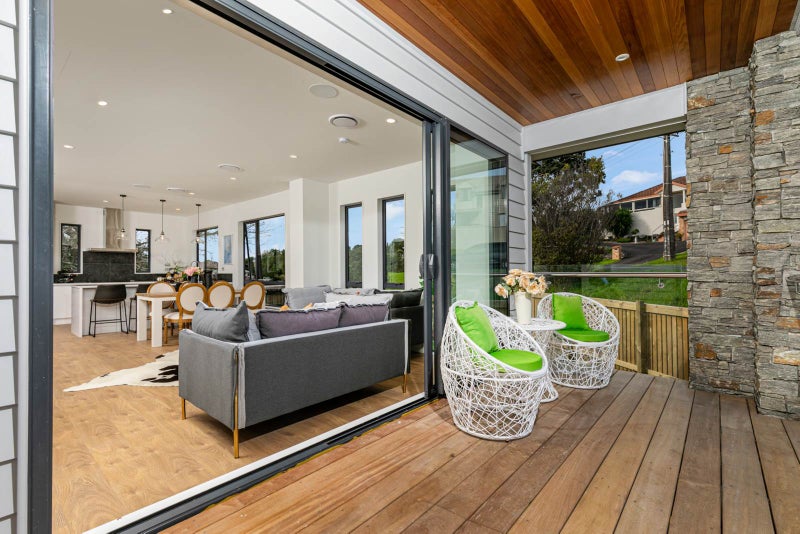 33A Philson Terrace, Browns Bay, Auckland - Carousel 2