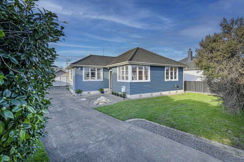 714 Grove Road, Mayfair, Hastings - Carousel 1