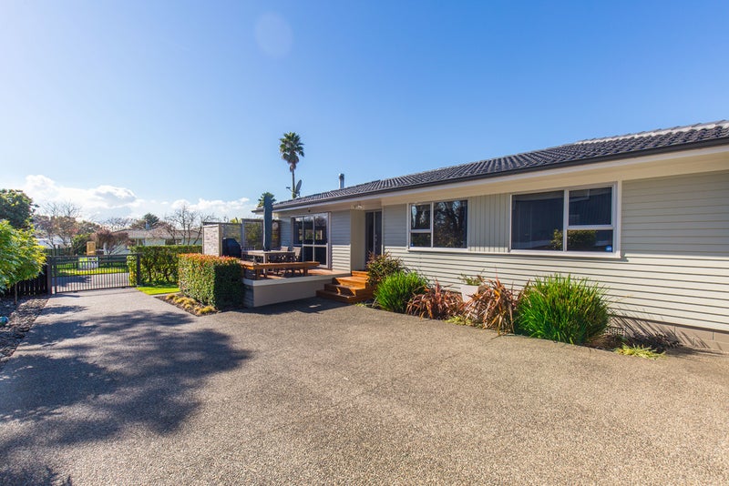 6 Waterlea Avenue, Mangere Bridge, Auckland - Carousel 2