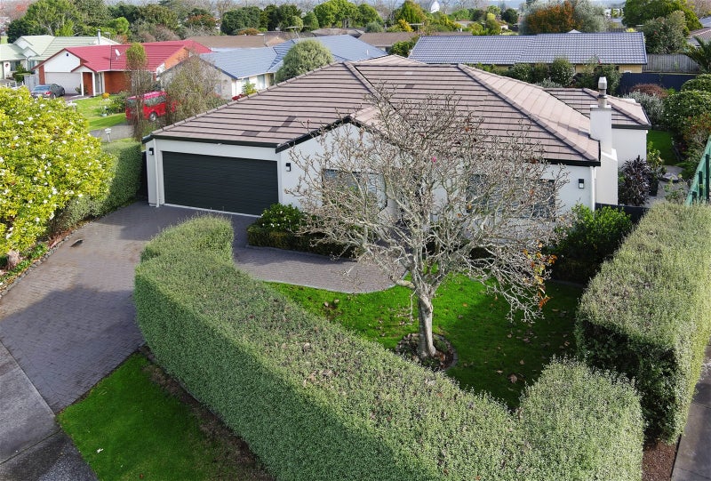 27 Maurice Borich Place, Henderson, Auckland - Carousel 1