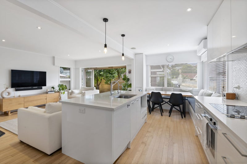 1/0 Wolsley Avenue, Milford, Auckland - Carousel 1