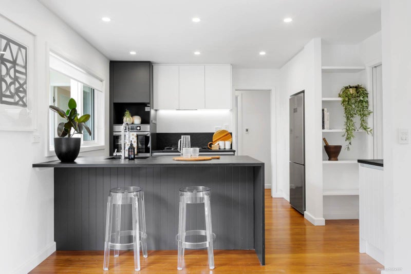 35 Avondale Road, Avondale, Auckland - Carousel 2