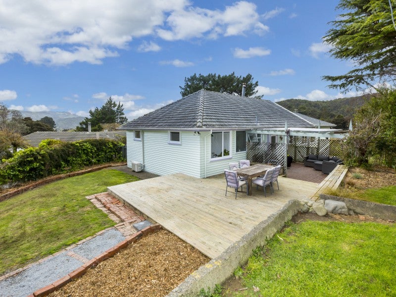 30 Pinehaven Road, Pinehaven, Upper Hutt - Carousel 1