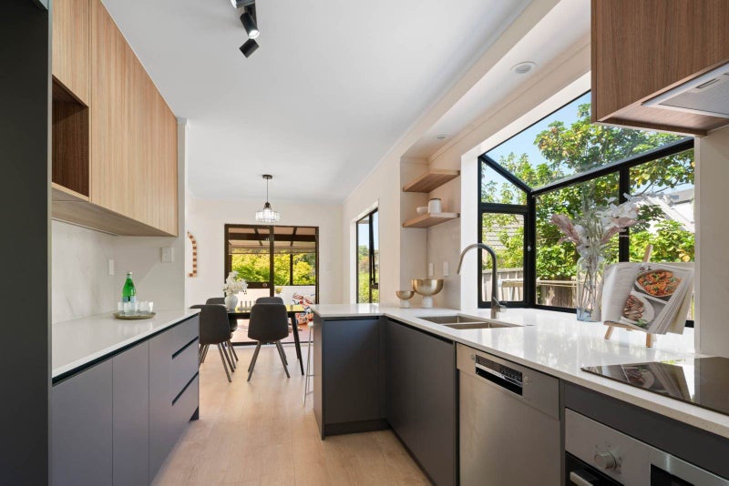 4 Sunward Rise, Glenfield, Auckland - Carousel 2