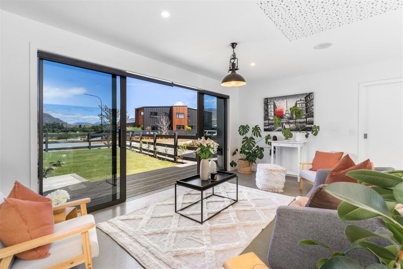 19 Sandford Terrace, Lower Shotover, Queenstown - Carousel 2