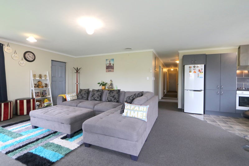 8 Lithgow Street, Glengarry, Invercargill - Carousel 2