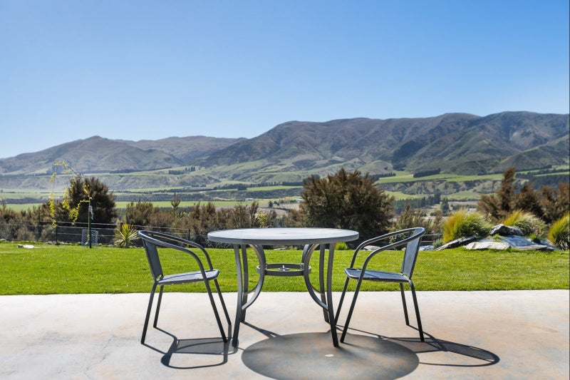 60 Pukerangi Drive, Queensberry, Cromwell - Carousel 2