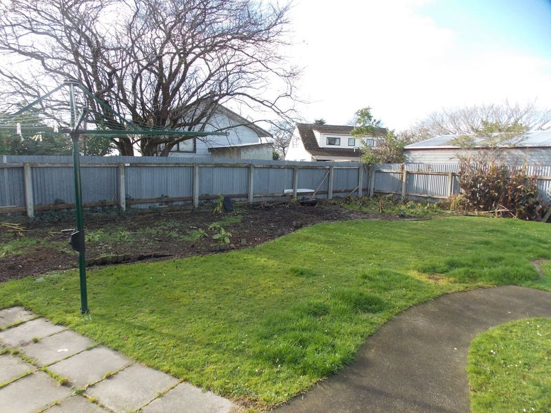 23 Anakiwa Street, Kelvin Grove, Palmerston North - Carousel 12