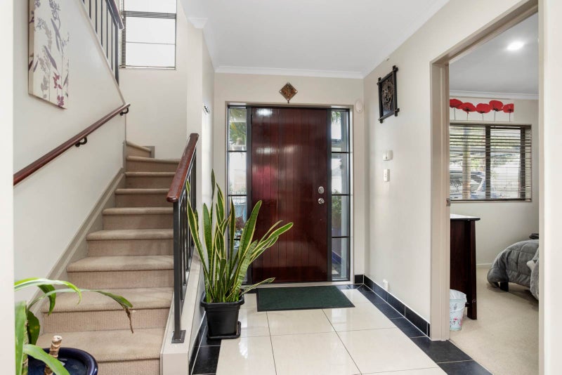 2B Princes Avenue, Mount Roskill, Auckland - Carousel 2
