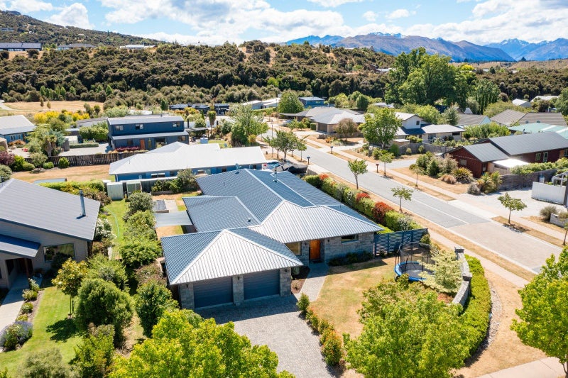 2 Sherwin Avenue, Albert Town, Wanaka - Carousel 1