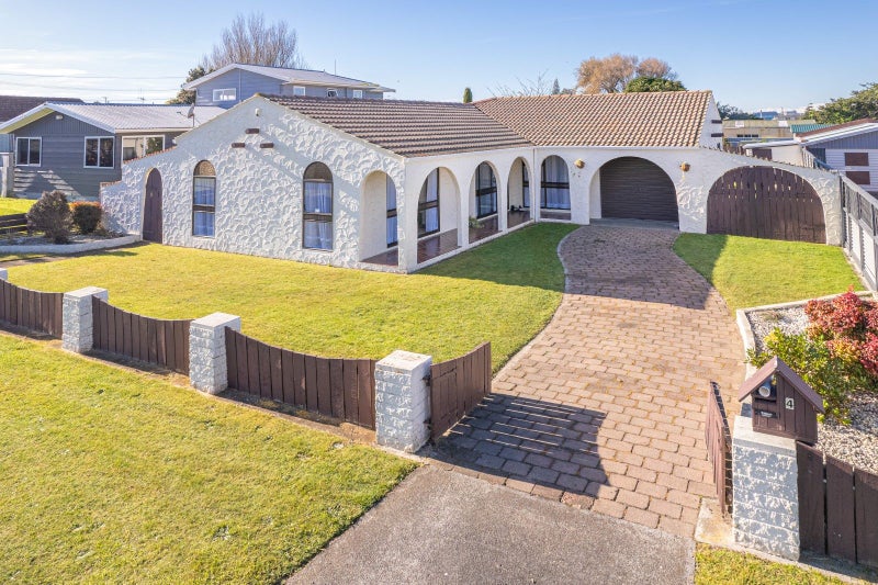 4 Miro Street, Castlecliff, Whanganui - Carousel 1