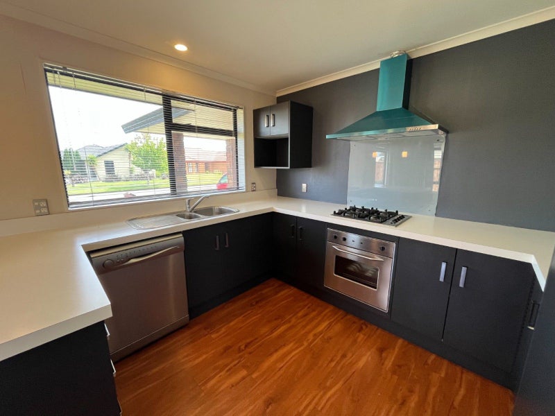 64 Branigan Parade, Kelvin Grove, Palmerston North - Carousel 2