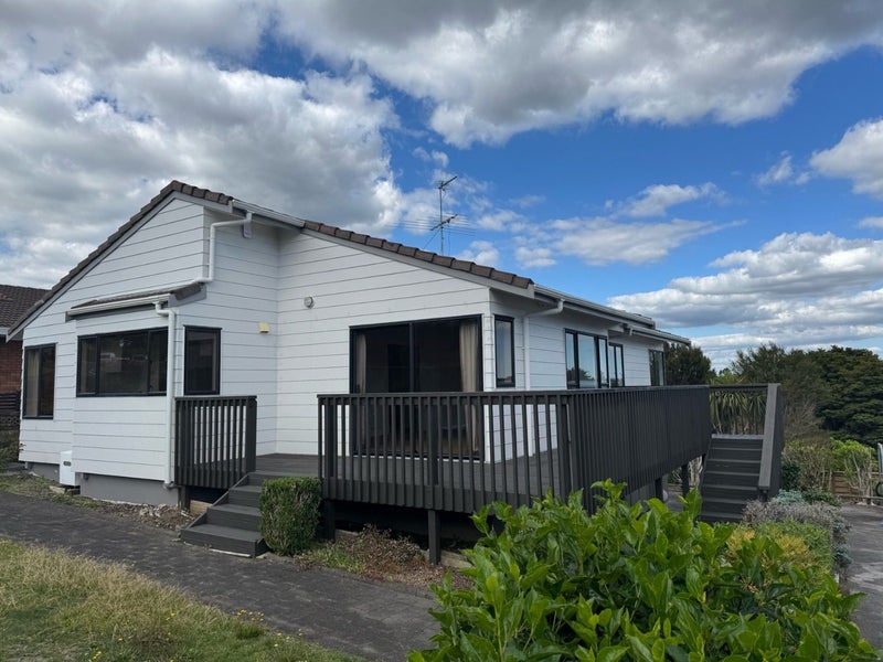42 Calluna Crescent, Totara Heights, Auckland - Carousel 1