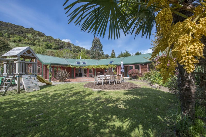 18 Ralphine Way, Maitai, Nelson - Carousel 1