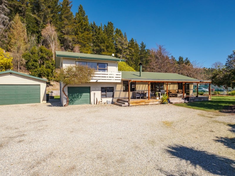 64 Main Road, Cromwell - Carousel 1