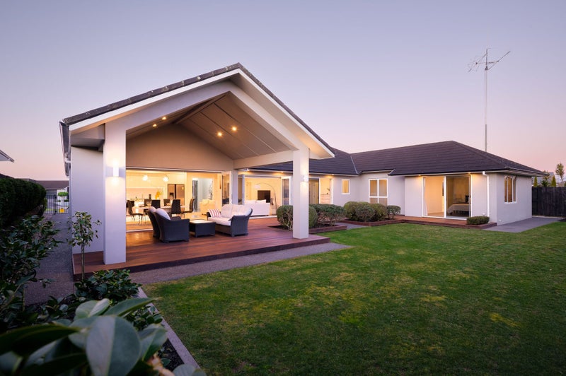 11 Batten Drive, Flagstaff, Hamilton - Carousel 1