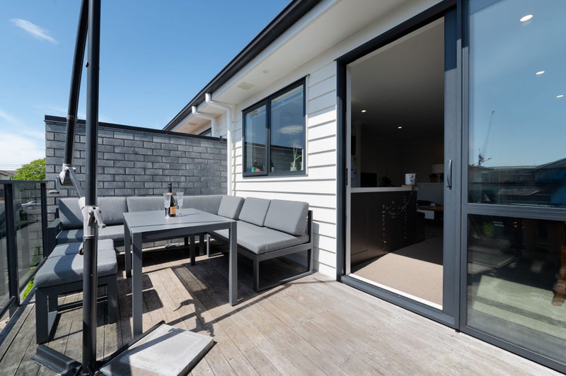 6/47 Cook Street, Hamilton East, Hamilton - Carousel 2