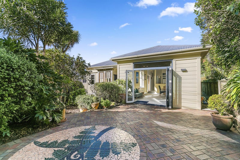 31 Rawhiti Terrace, Kelburn, Wellington - Carousel 2