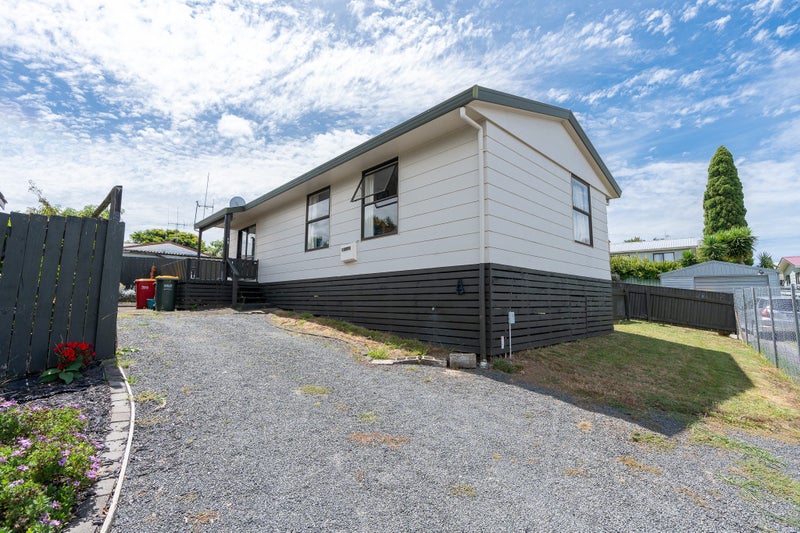 2B Tui Avenue, Forest Lake, Hamilton - Carousel 1