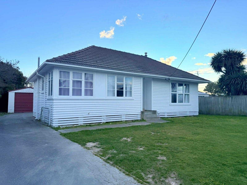 4 Dufek Crescent, Wigram, Christchurch - Carousel 1