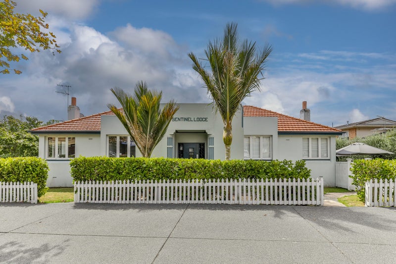 3/151 Jervois Road, Herne Bay, Auckland - Carousel 1