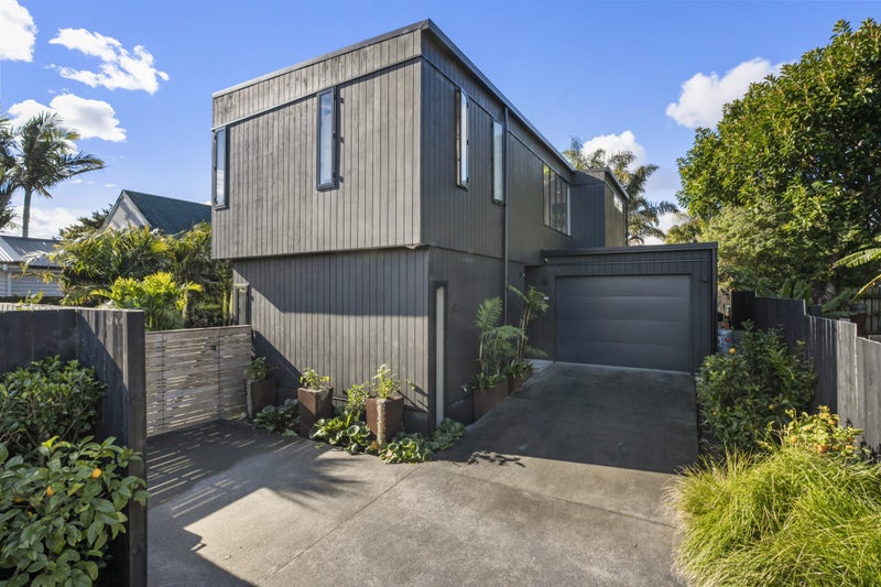 1B Rhodes Avenue, Mount Albert, Auckland - Carousel 2