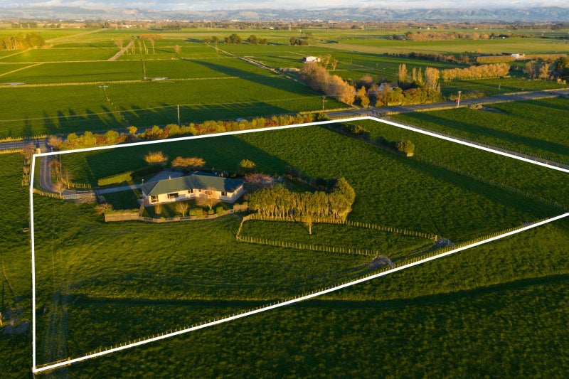 1059 Camerons Line, Aorangi, Feilding - Carousel 24