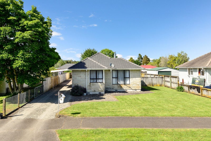 32 Slim Street, Bader, Hamilton - Carousel 2