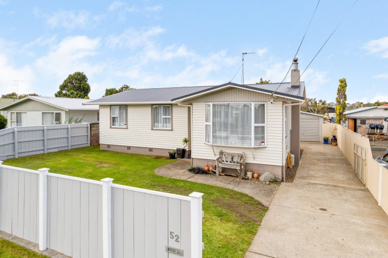 52 Surrey Road, Springvale, Whanganui - Carousel 1