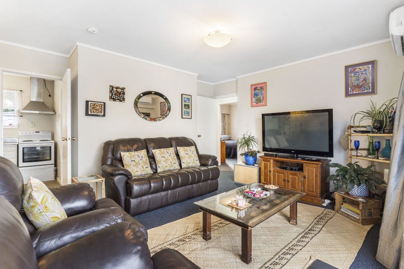 2/729 Te Atatu Road, Te Atatu Peninsula, Auckland - Carousel 2