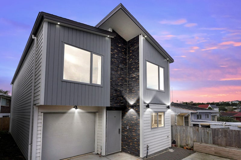 527D Pakuranga Road, Howick, Auckland - Carousel 1