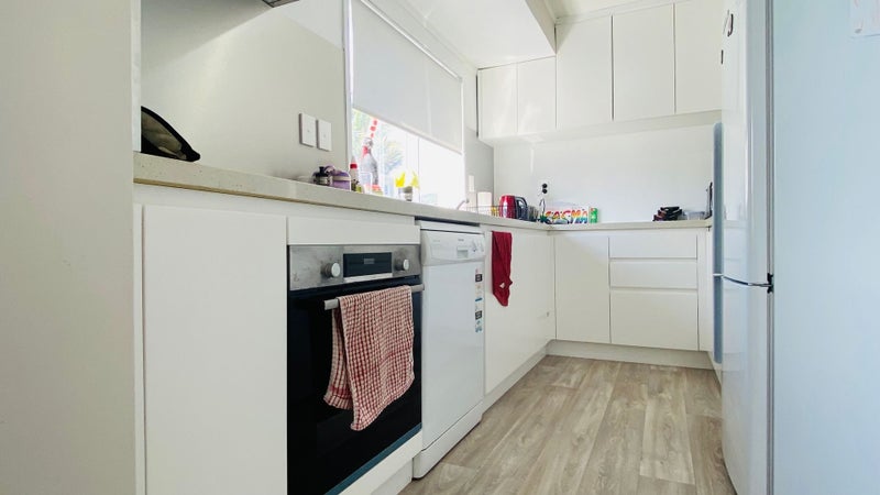 2/18 Elliott Avenue, Bayview, Auckland - Carousel 1