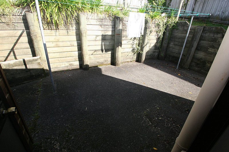 1/80 Saddleback Rise, Murrays Bay, Auckland - Carousel 17