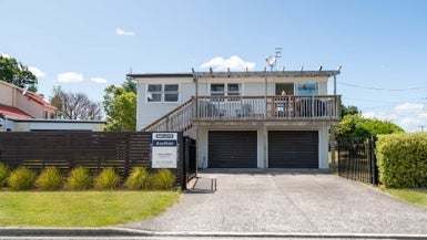 38 Aubrey Crescent, Rainbow Point, Taupo - Carousel 1