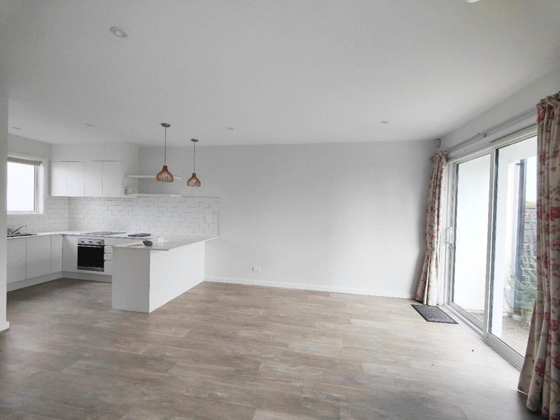 24B Lyndhurst Street, Wai o Taiki Bay, Auckland - Carousel 2
