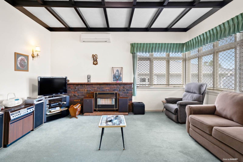 21 Hillsborough Road, Hillsborough, Auckland - Carousel 2